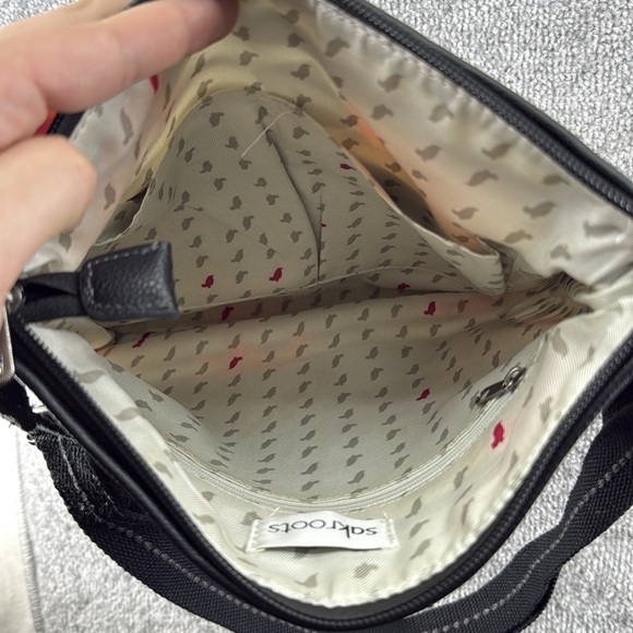 Sakroots Artist Crossbody Shoulder Satchel Bag Purse Striped Black White Floral - Picture 9 of 10